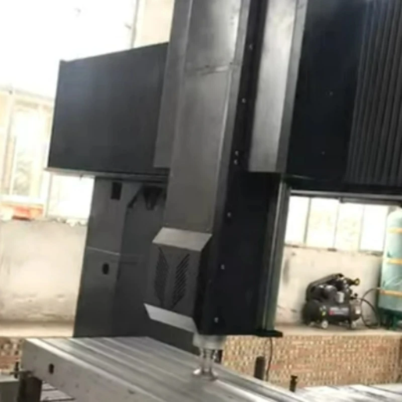 T-plastformen er under CNC Computer Numerical Control Machine